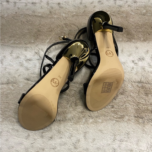 NEW💕MICHAEL KORS Astrid Sandal in Black Size 9 - Picture 11 of 13